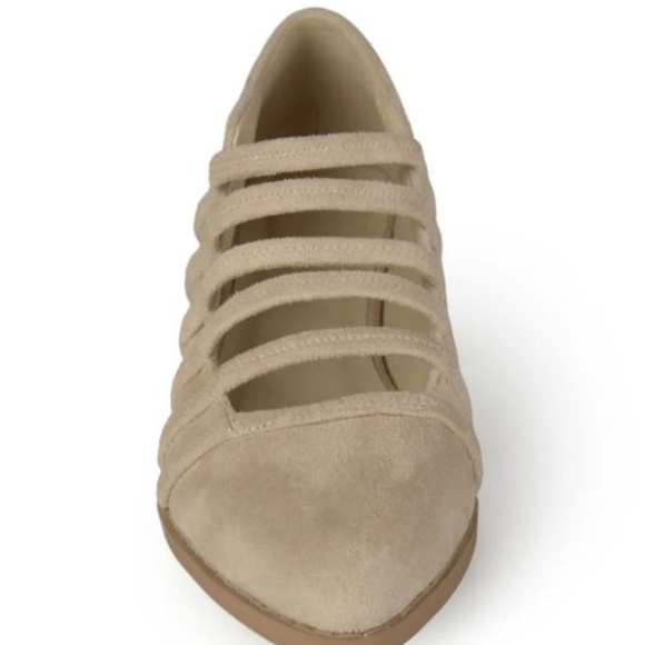 NWOB strap front point toe shoes - Picture 3 of 8